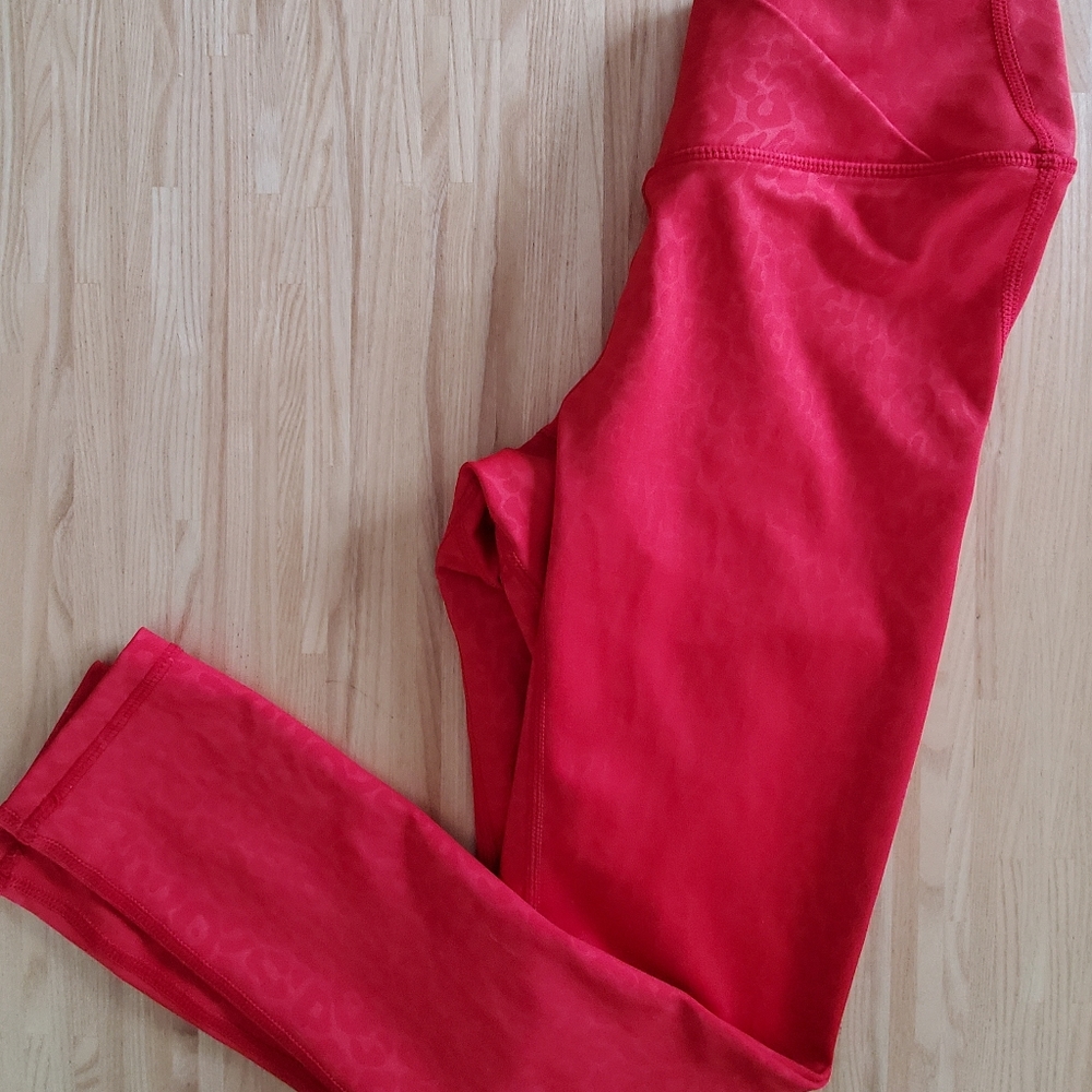 Zyia Light N Tight red Scrunchy